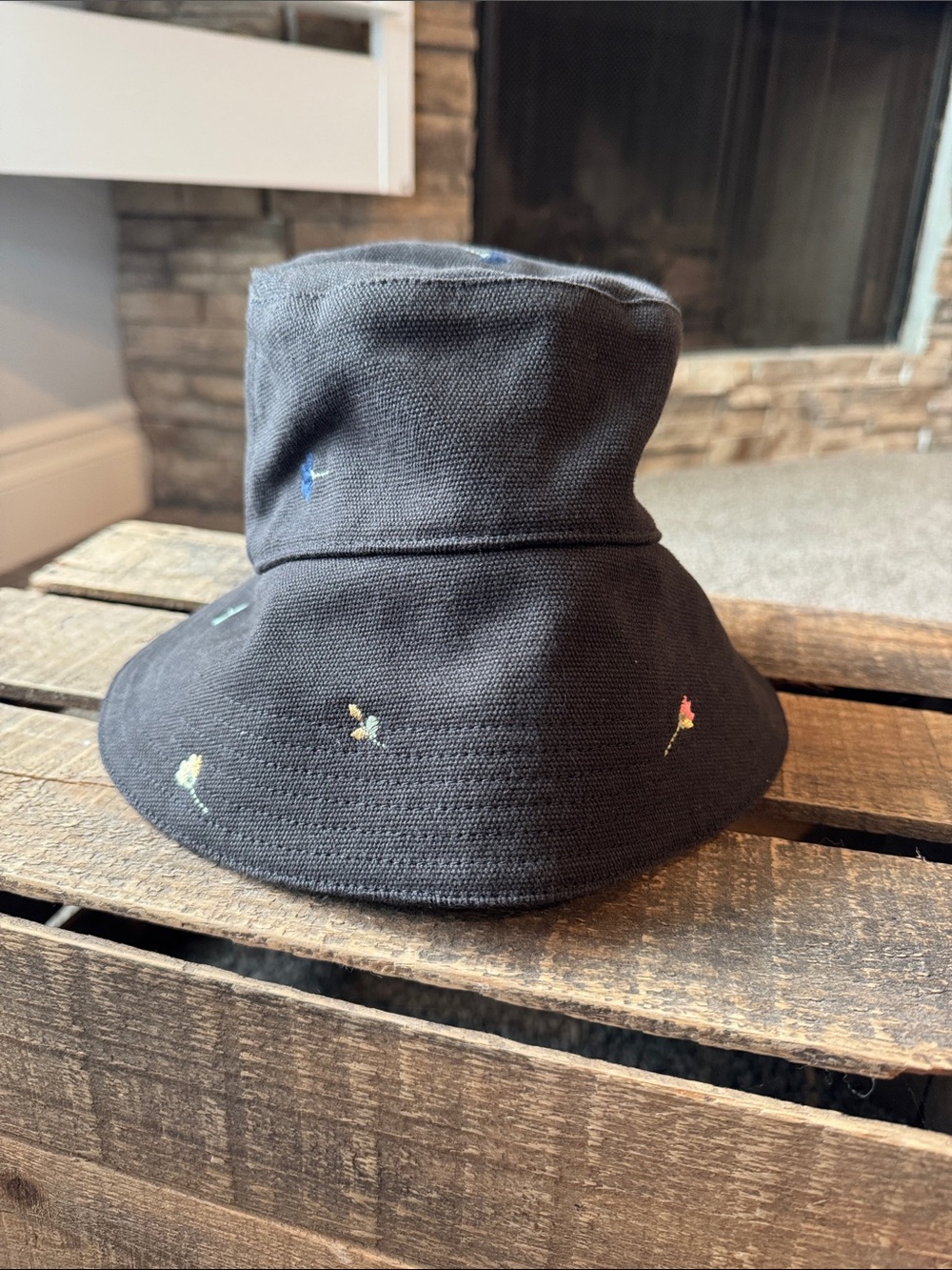 THE GREAT. Black Cotton Bucket Hat with Delicate Multicolor Floral Embroidery